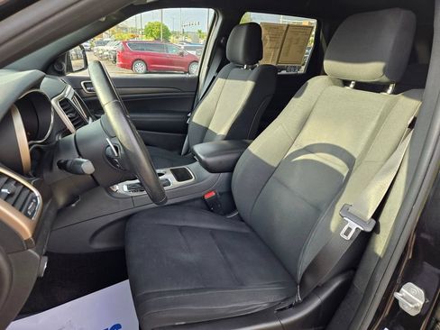 Used 2016 Jeep Grand Cherokee Laredo w/ Quick Order Package 23E AWD/4WD image 16