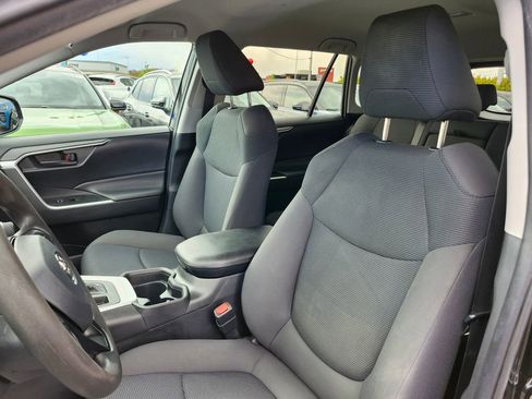 Used 2020 Toyota RAV4 LE w/ All Weather Liner Package AWD/4WD image 9