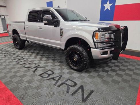Used 2019 Ford F250 Platinum w/ Platinum Ultimate Package image 15