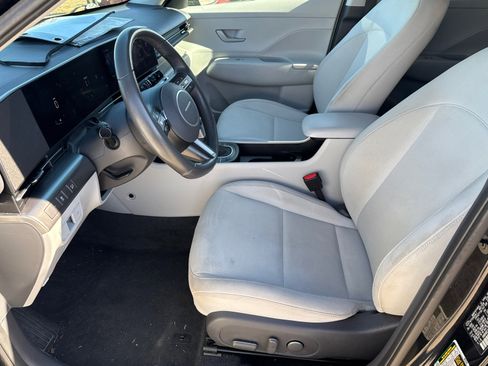 Used 2025 Hyundai Kona SEL image 9