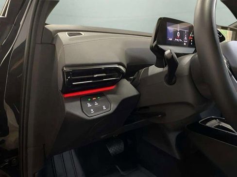 Used 2023 Volkswagen ID.4 S image 16