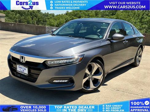 Used 2018 Honda Accord Touring image 2