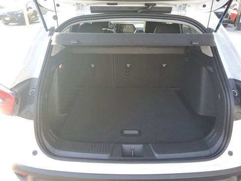 New 2026 Chevrolet Trax LT image 9