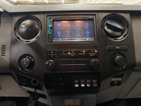 Used 2015 Ford F250 XL w/ Power Equipment Group AWD/4WD image 19