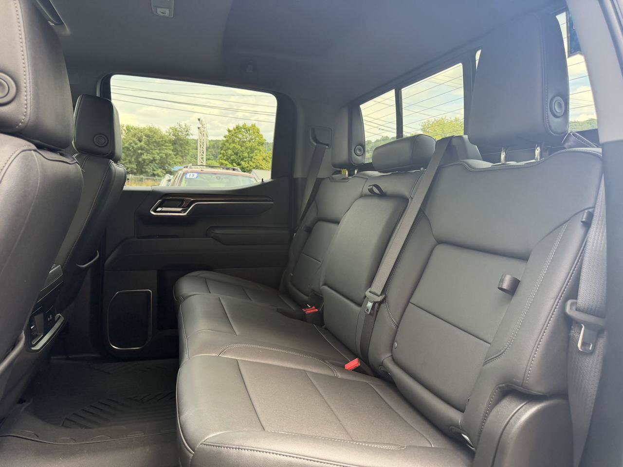 Used 2025 Chevrolet Silverado 1500 LT Trail Boss w/ Convenience Package II AWD/4WD image 22