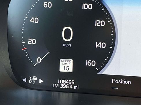 Used 2019 Volvo XC90 T6 Momentum w/ Advanced Package image 16