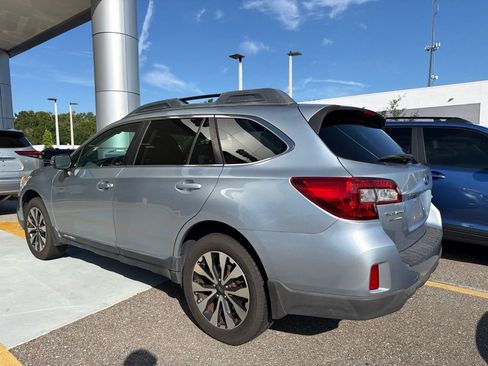 Used 2015 Subaru Outback 2.5i Limited AWD/4WD image 3