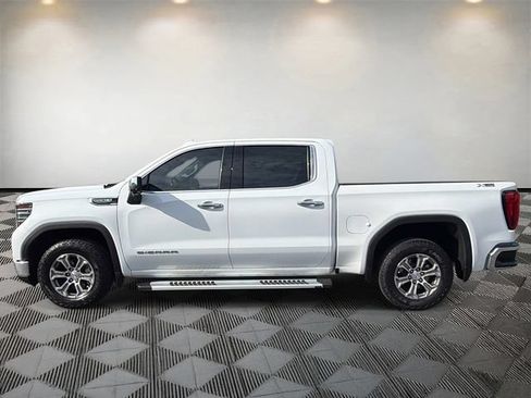 Used 2022 GMC Sierra 1500 SLT w/ SLT Convenience Package AWD/4WD image 8