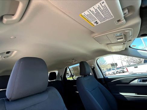 Used 2025 Ford Explorer Active RWD image 13