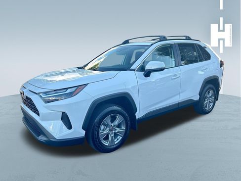 Used 2025 Toyota RAV4 XLE FWD image 3