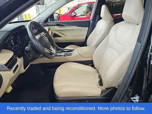 Used 2025 INFINITI QX60 Luxe AWD/4WD image 2