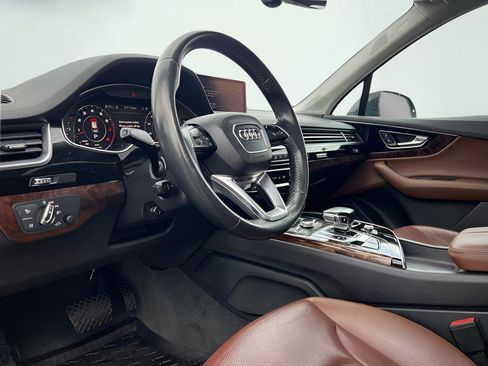 Used 2019 Audi Q7 3.0T Premium Plus w/ Premium Plus Package AWD/4WD image 2