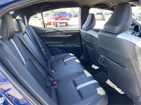 Used 2025 Toyota Camry SE image 28