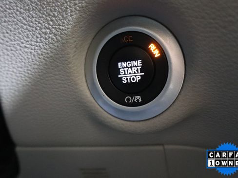 Used 2024 Chrysler Pacifica Select image 41