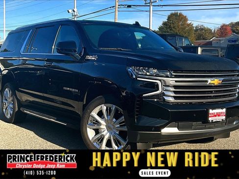 Used 2024 Chevrolet Suburban High Country w/ Advanced Technology Package image 1