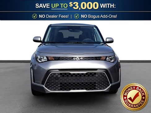 Used 2025 Kia Soul LX w/ LX Technology Package FWD image 11