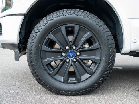 Used 2019 Ford F150 Lariat w/ Equipment Group 502A Luxury AWD/4WD image 8