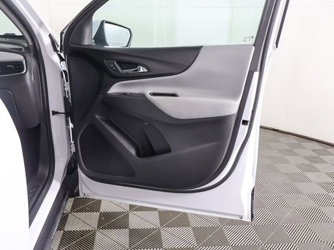 Used 2024 Chevrolet Equinox LT image 22