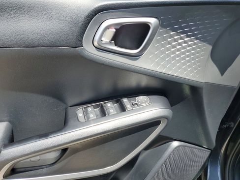 Certified 2023 Kia Soul S FWD image 20