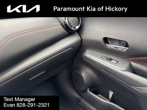 Used 2021 Nissan Kicks SR w/ Exterior Package image 25