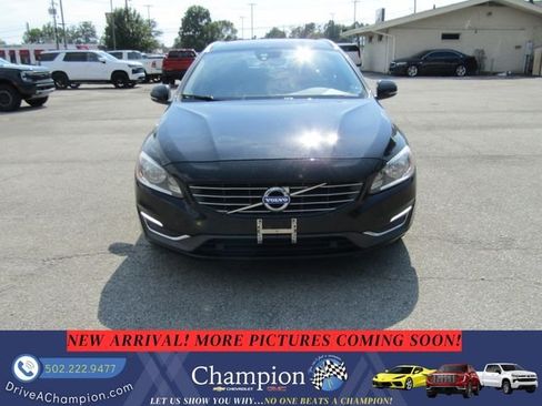 Used 2015 Volvo V60 T5 Premier FWD image 2