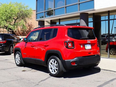 Used 2019 Jeep Renegade Latitude FWD image 9