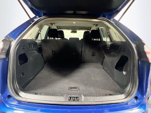 Used 2022 Ford Edge SE image 32