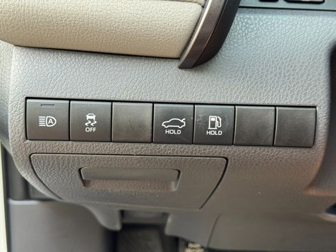 Used 2022 Toyota Camry LE FWD image 15