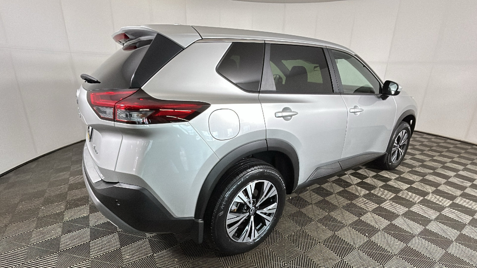 Used 2023 Nissan Rogue SV AWD/4WD image 3