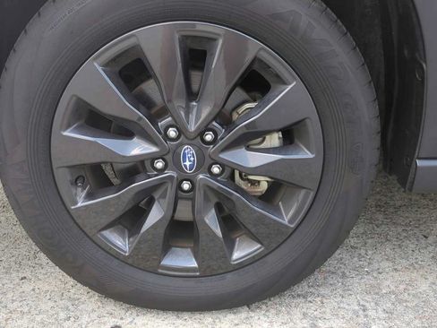 Certified 2025 Subaru Outback Onyx Edition AWD/4WD image 40