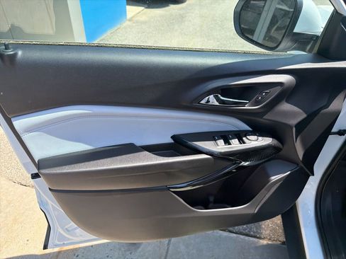 New 2026 Chevrolet Trax LT w/ LT Convenience Package FWD image 9