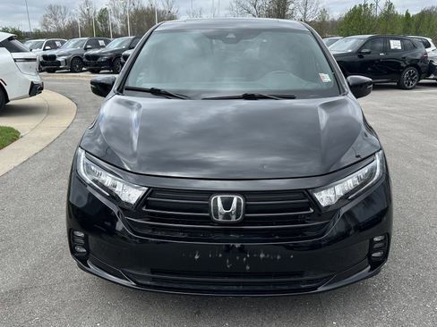 Used 2024 Honda Odyssey Sport image 3