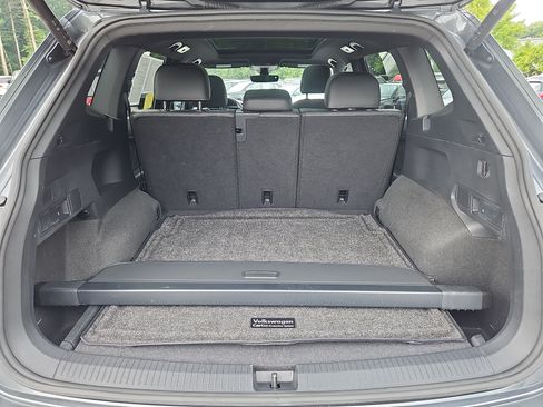 Certified 2024 Volkswagen Tiguan SEL R-Line AWD/4WD image 38