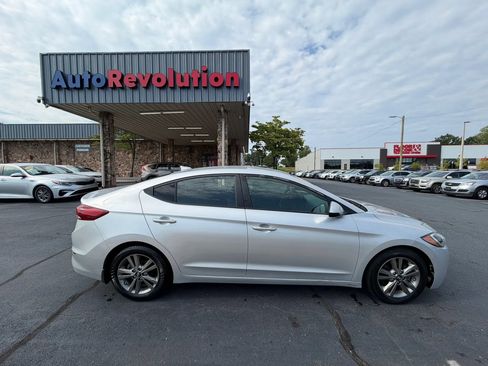 Used 2018 Hyundai Elantra SEL FWD image 8