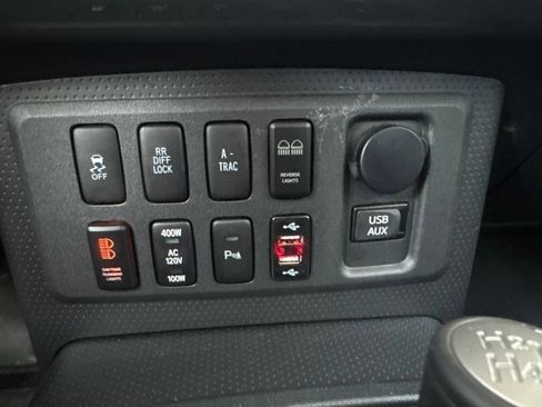 Used 2014 Toyota FJ Cruiser 4WD w/ Upgrade Package image 32