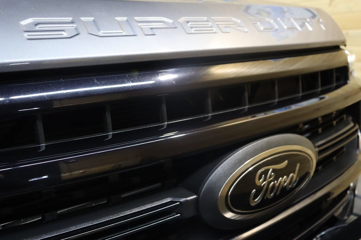 Used 2022 Ford F250 Lariat w/ Black Appearance Package AWD/4WD image 18