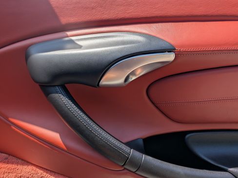 Used 2000 Porsche Boxster RWD image 18