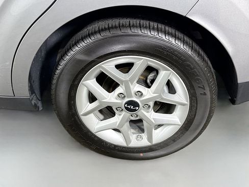 Used 2024 Kia Soul LX w/ Option Group 015 FWD image 32