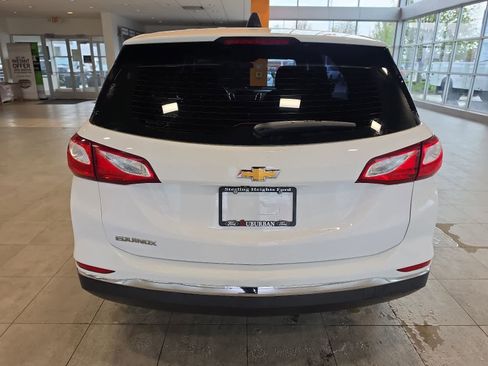 Used 2018 Chevrolet Equinox LS FWD image 9
