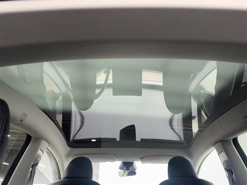 Used 2024 Tesla Model Y Long Range image 67