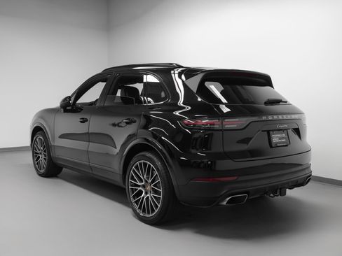 Certified 2023 Porsche Cayenne AWD/4WD image 3