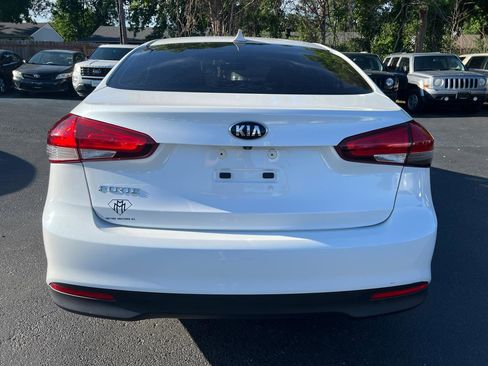 Used 2017 Kia Forte LX w/ LX Popular Package FWD image 4