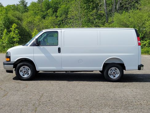 New 2026 GMC Savana 2500 w/ Driver Convenience Package RWD image 2
