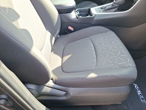 Used 2021 Toyota RAV4 XLE image 36