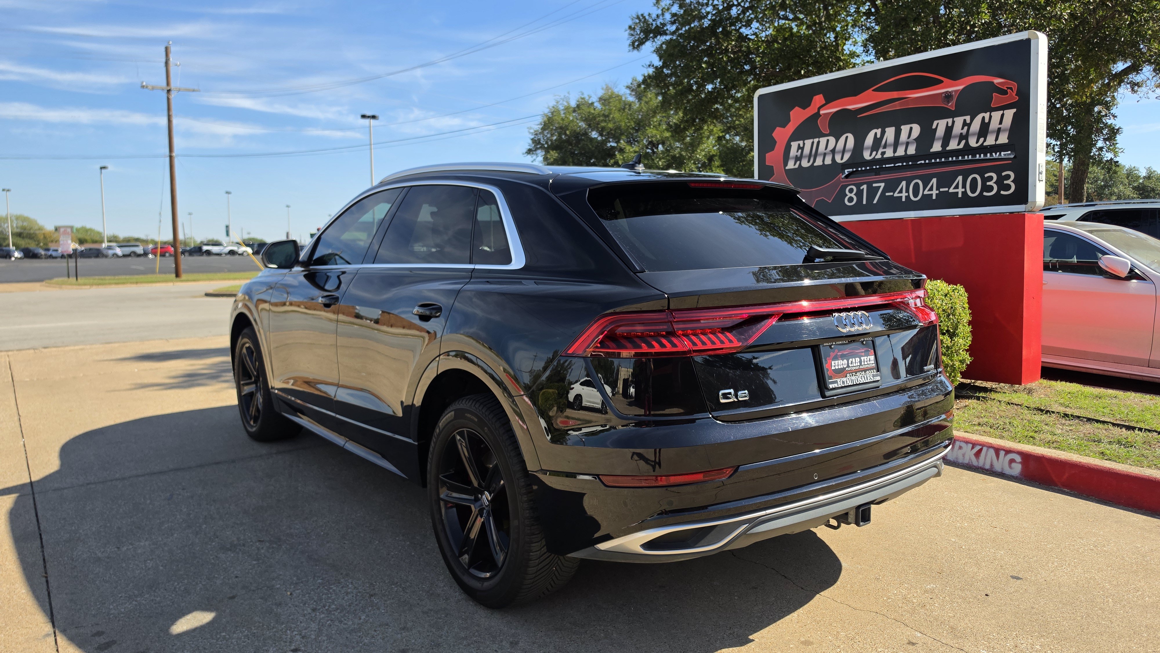 Used 2019 Audi Q8 Premium w/ Convenience Package AWD/4WD image 3