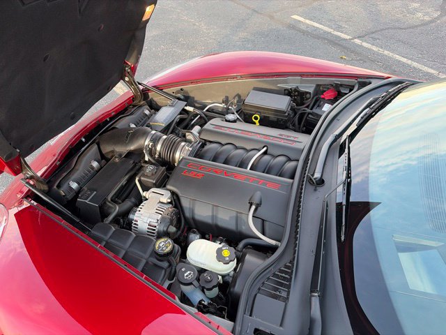 Used 2005 Chevrolet Corvette Coupe w/ Preferred Equipment Group RWD image 9