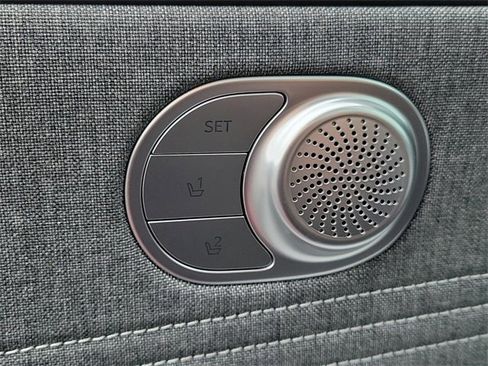 New 2025 Hyundai Elantra Limited image 16