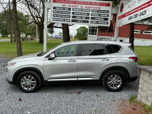 Used 2019 Hyundai Santa Fe SE AWD/4WD image 8