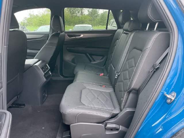Used 2026 Volkswagen Atlas Cross Sport SE FWD image 28