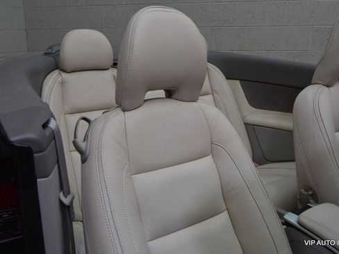 Used 2011 Volvo C70 T5 w/ Convenience Pkg image 17